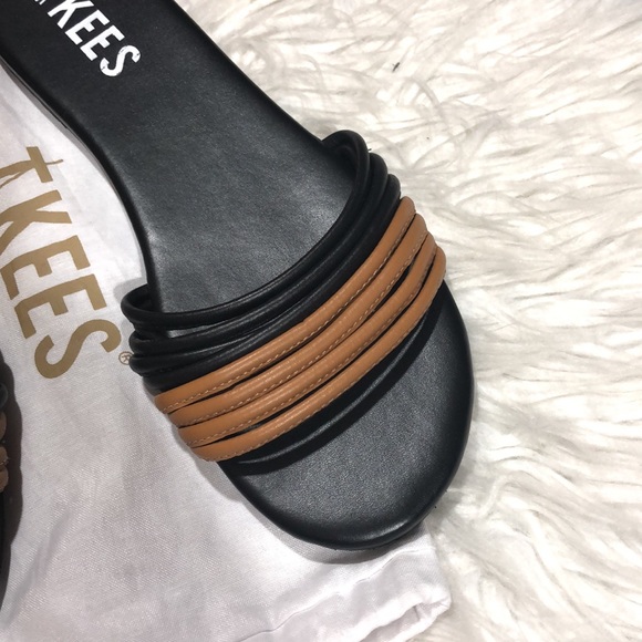 Tkees Lucas Leather Slip On Sandals - Picture 3 of 9